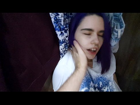 ❤️ 在衣柜里发现我的妹妹并帮助她射精 ☑ Super sex ❌️